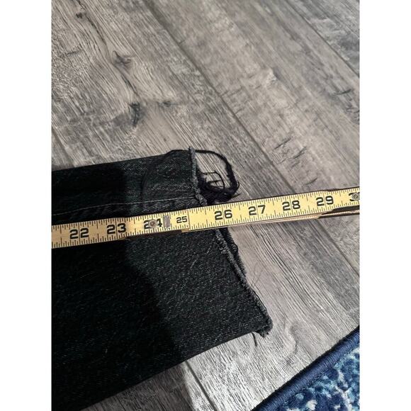 Levi's 501 Women's Black Distressed Raw Hem Straight Leg Denim Jeans Size 32X26 - Picture 7 of 7